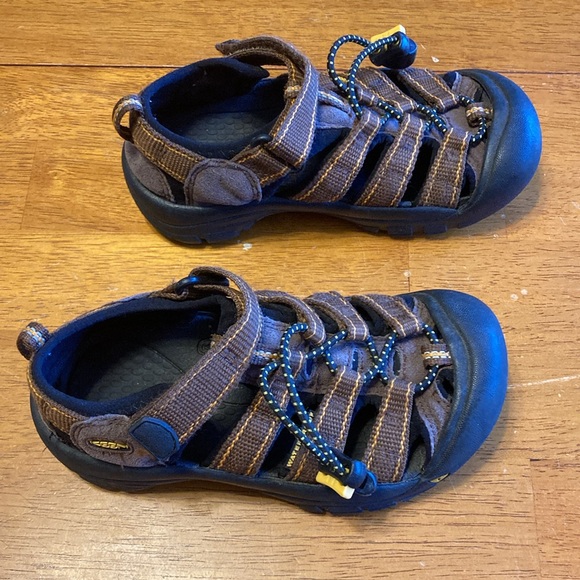 Keen Kids Size 11 Newport H2 Sandals Shoes Waterproof Hiking Closed Toe Brown - Picture 5 of 9